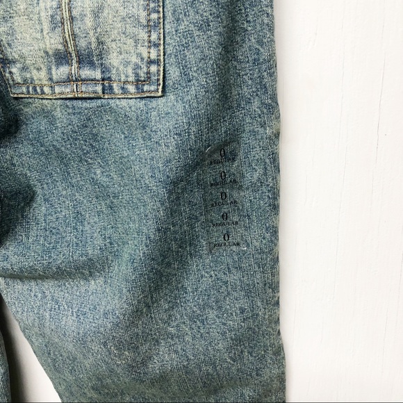 Abercrombie & Fitch Vintage Blast Cropped Jeans - Picture 6 of 8